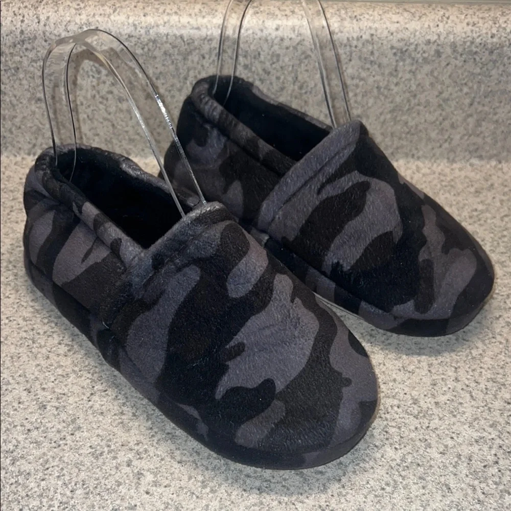 Kids Camouflage Slippers Size 1-2